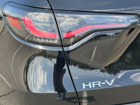 Used 2025 Honda HR-V Sport image 30
