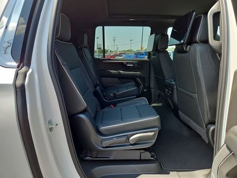New 2025 Chevrolet Suburban Premier image 26