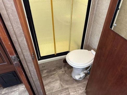 Used 2016 Ford E-450 and Econoline 450 Super Duty w/ Motorhome Prep Package image 29