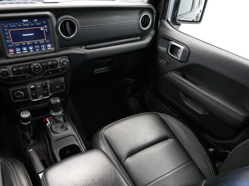 Certified 2022 Jeep Wrangler Unlimited Sahara w/ Cold Weather Group image 19