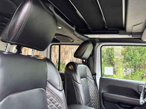Used 2021 Jeep Wrangler Unlimited Sahara image 16