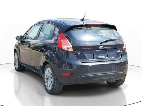 Used 2014 Ford Fiesta SE w/ Equipment Group 201A image 3