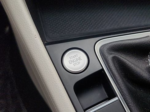 Used 2024 Volkswagen Jetta SE FWD image 25