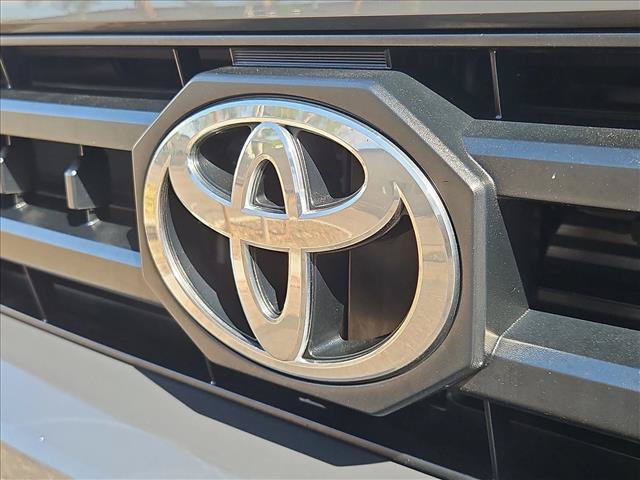 Used 2025 Toyota 4Runner SR5 AWD/4WD image 30