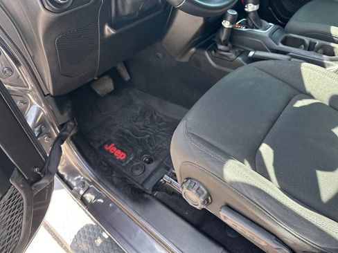 Used 2021 Jeep Wrangler Unlimited Sport AWD/4WD image 19
