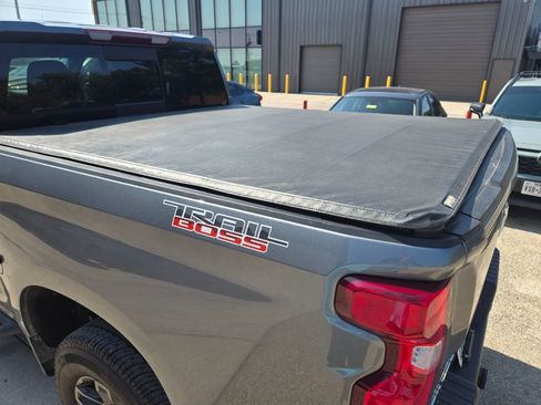 Used 2022 Chevrolet Silverado 1500 LT Trail Boss w/ LT Trail Boss Premium Package image 7