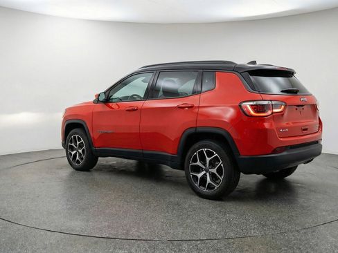 Used 2025 Jeep Compass Limited image 6