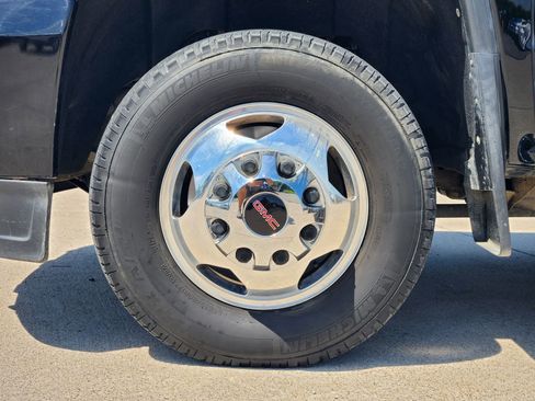 Used 2019 GMC Sierra 3500 Denali w/ Duramax Plus Package AWD/4WD image 11