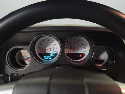 Used 2014 Dodge Challenger R/T RWD image 16
