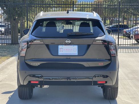 New 2026 Nissan Kicks SR w/ SR Premium Package image 5