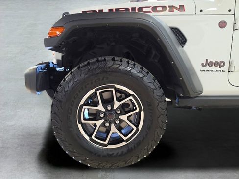 Certified 2025 Jeep Wrangler Unlimited Rubicon AWD/4WD image 22