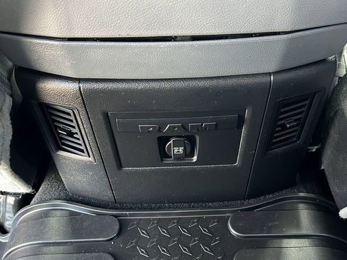 Used 2018 RAM 1500 Outdoorsman image 32