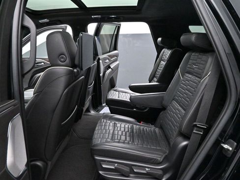 Used 2022 Cadillac Escalade Sport Platinum image 31