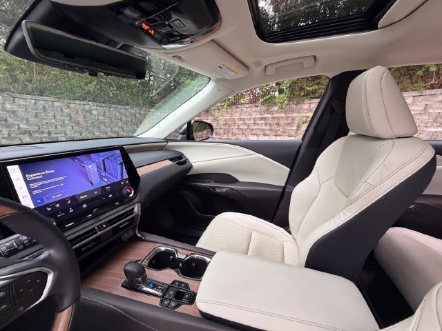 Certified 2023 Lexus RX 350 Premium Plus w/ Cold Area Package AWD/4WD image 34