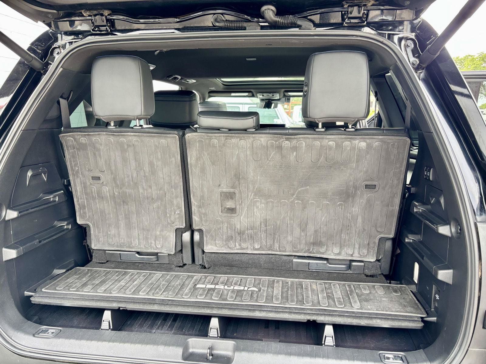 Used 2023 Toyota Sequoia Platinum AWD/4WD image 11