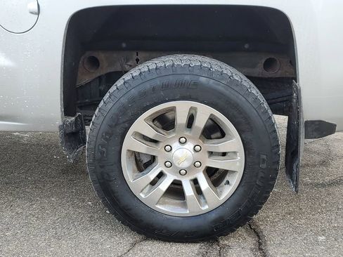 Used 2018 Chevrolet Silverado 1500 LT w/ Texas Edition image 32