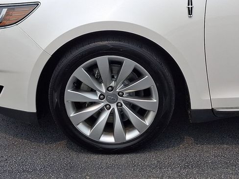 Used 2014 Lincoln MKS FWD image 8