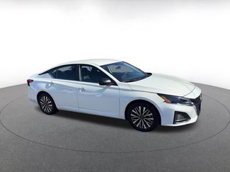 Used 2025 Nissan Altima 2.5 SV FWD video 2