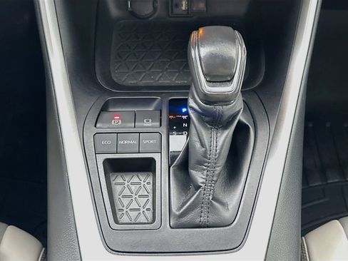 Used 2019 Toyota RAV4 XLE Premium w/ Cold Weather Package FWD image 24