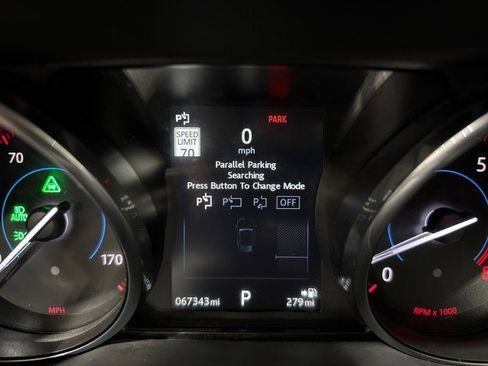 Used 2017 Jaguar F-PACE S image 74