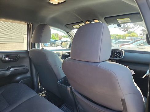 Used 2017 Toyota Tacoma TRD Off-Road w/ Tow Package (A/T) AWD/4WD image 27