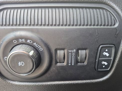 Used 2024 Jeep Wagoneer L Series II w/ Flexible Seating Group image 14