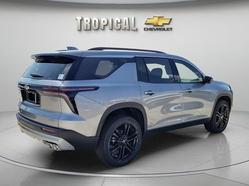 New 2026 Chevrolet Traverse LT image 3