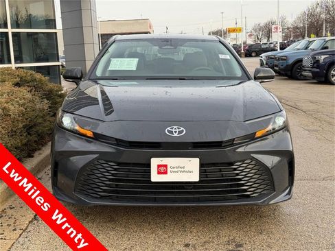 Used 2025 Toyota Camry LE image 8