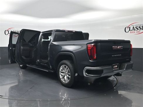 Used 2022 GMC Sierra 1500 SLT image 32
