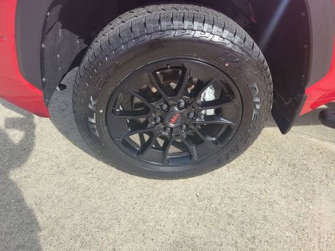 Used 2025 Toyota Tundra Limited image 18