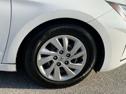 Used 2020 Hyundai Elantra SE w/ Cargo Package (C1) FWD image 9