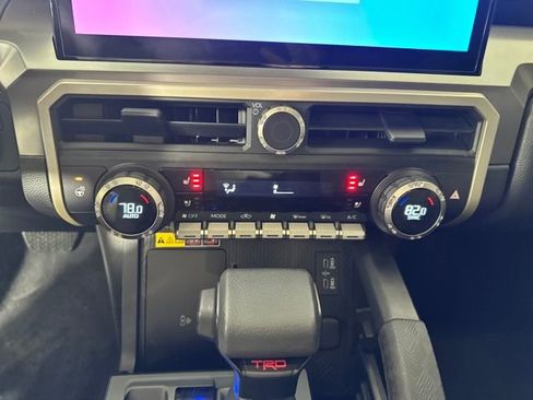 Used 2024 Toyota Tacoma TRD Off-Road image 23