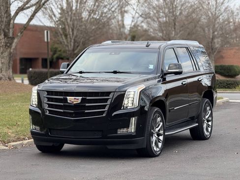 Used 2020 Cadillac Escalade Luxury w/ Escalade Sport Edition RWD image 3