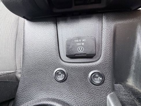 Used 2016 Jeep Wrangler Unlimited Sahara image 19