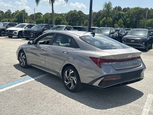 Certified 2024 Hyundai Elantra Limited FWD image 9