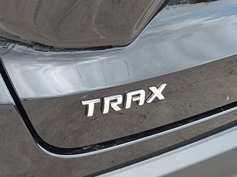 Used 2025 Chevrolet Trax LT FWD image 30