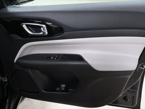 New 2026 Jeep Compass Limited AWD/4WD image 18