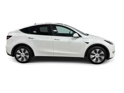 Certified 2023 Tesla Model Y Long Range AWD/4WD image 7