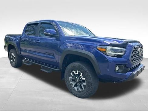 Used 2023 Toyota Tacoma TRD Off-Road w/ Technology Package AWD/4WD image 7