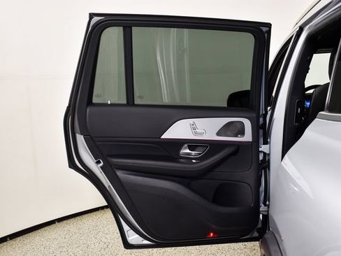 Certified 2025 Mercedes-Benz GLS 450 4MATIC image 39