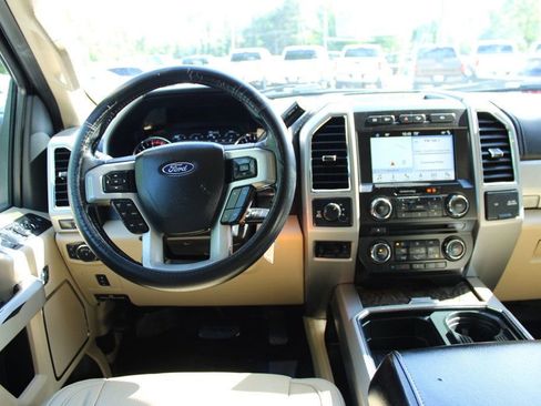 Used 2018 Ford F250 Lariat w/ Chrome Package AWD/4WD image 14
