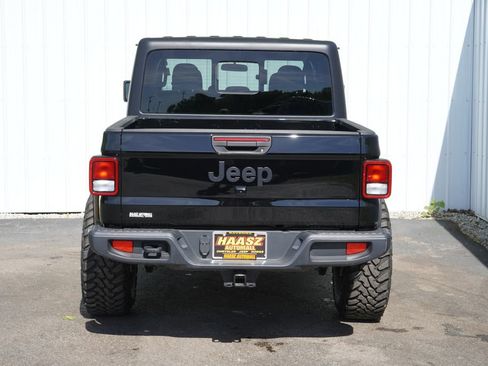 Used 2022 Jeep Gladiator Sport AWD/4WD image 5