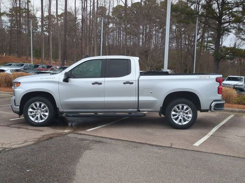 Used 2019 Chevrolet Silverado 1500 Custom w/ Custom Value Package image 2