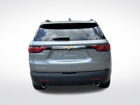 Used 2023 Chevrolet Traverse LT FWD image 8
