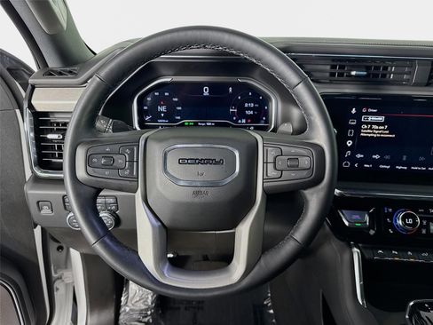 Used 2023 GMC Sierra 1500 Denali w/ Denali Reserve Package AWD/4WD image 12