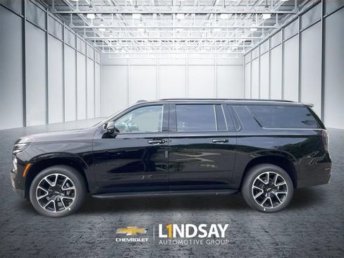 New 2026 Chevrolet Suburban RST w/ Comfort Package AWD/4WD image 5