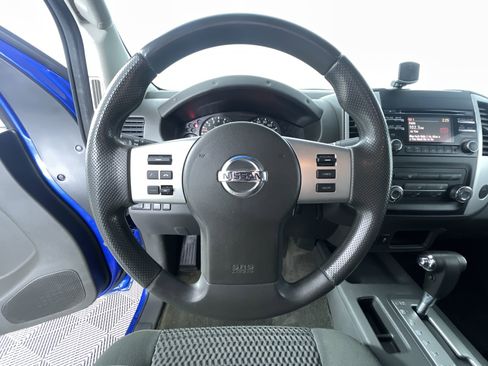 Used 2013 Nissan Frontier SV image 15