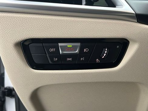 Used 2026 BMW 330i Sedan w/ Premium Package image 20