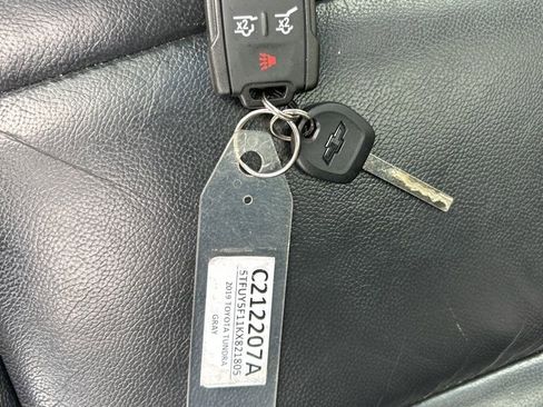 Used 2019 Chevrolet Suburban LT image 25