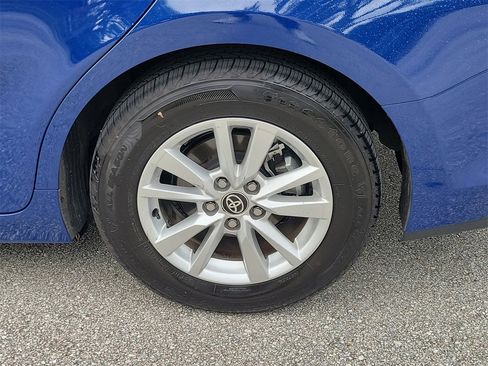 Used 2025 Toyota Camry LE image 5